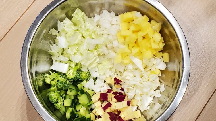 作り方②水溶性ビタミンが多い野菜を加える